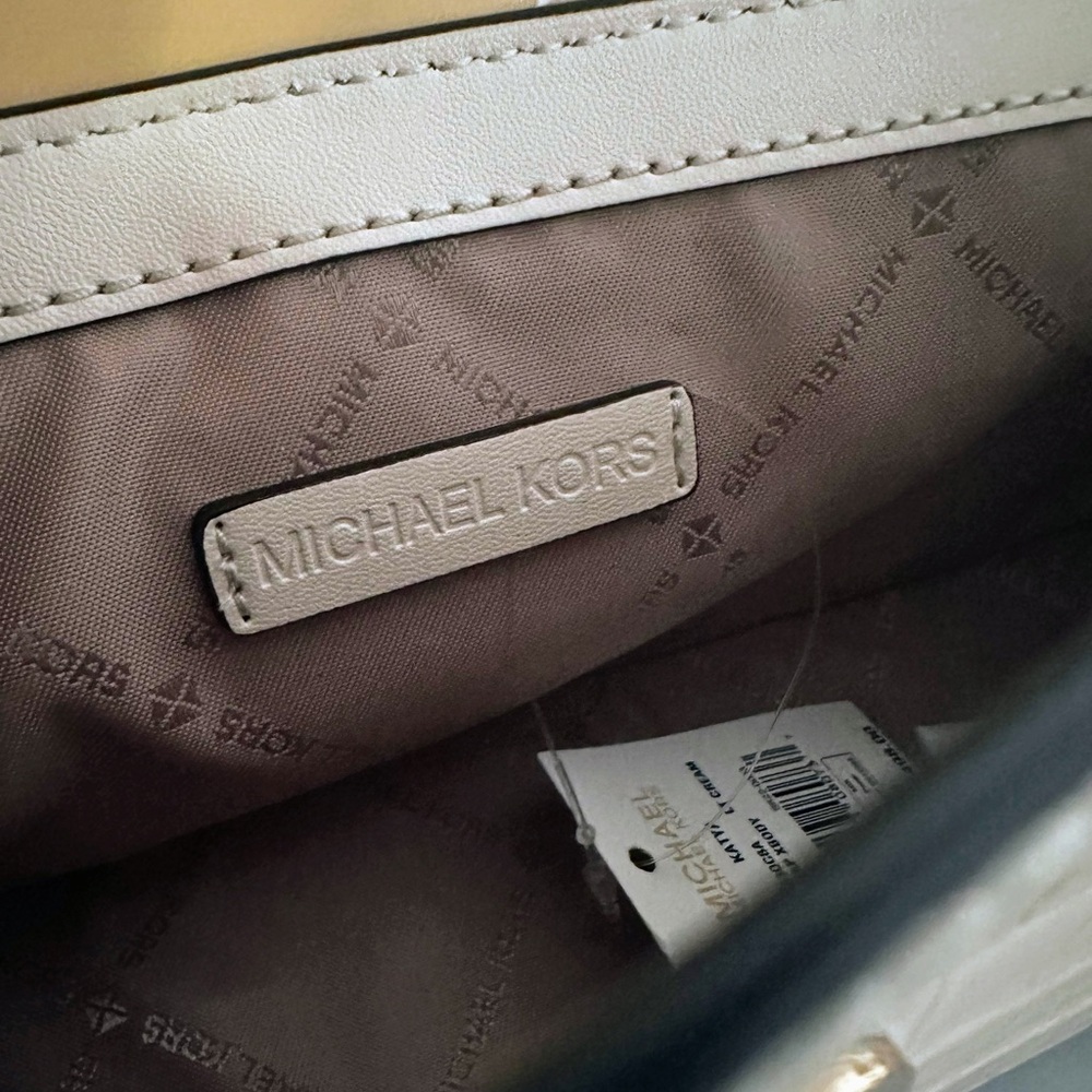 NWT‎ MICHAEL MICHAEL KORS KATYA MEDIUM FLAP CROSSBODY CROC-EMBOSSED LIGHT CREAM - Picture 9 of 12